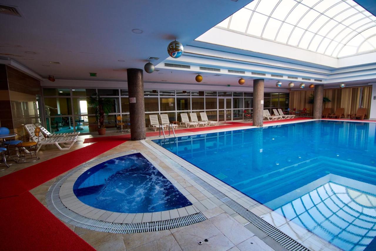 Grand Hotel Victory Ακτάου Εξωτερικό φωτογραφία Indoor swimming pool
