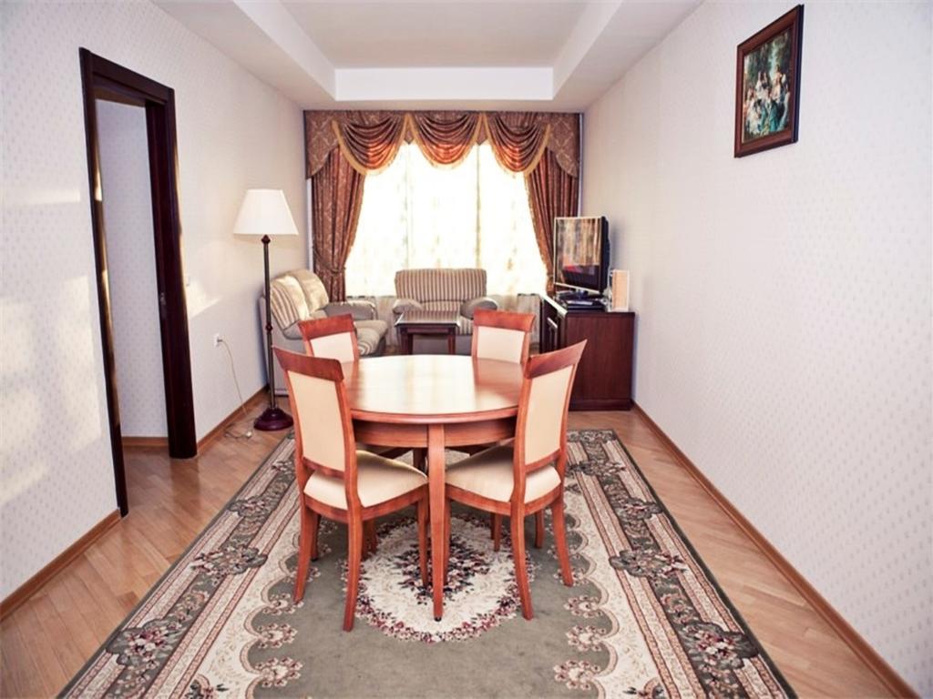 Grand Hotel Victory Ακτάου Εξωτερικό φωτογραφία A typical hotel room